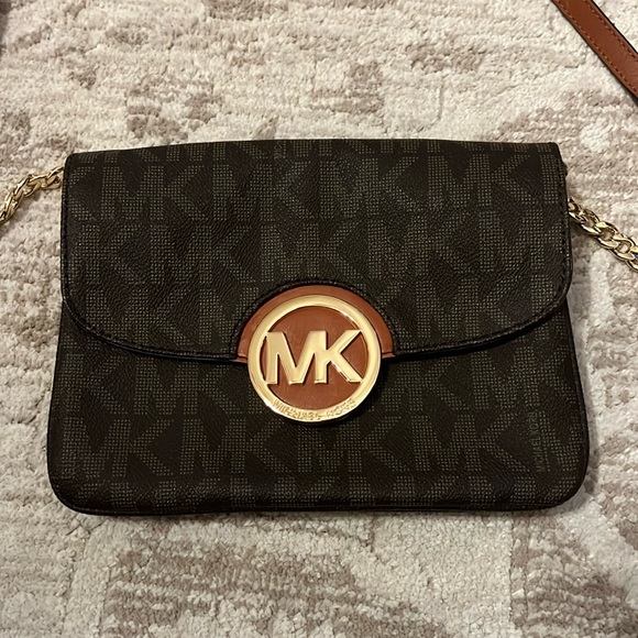 Michael Kors Crossbody - Picture 3 of 9
